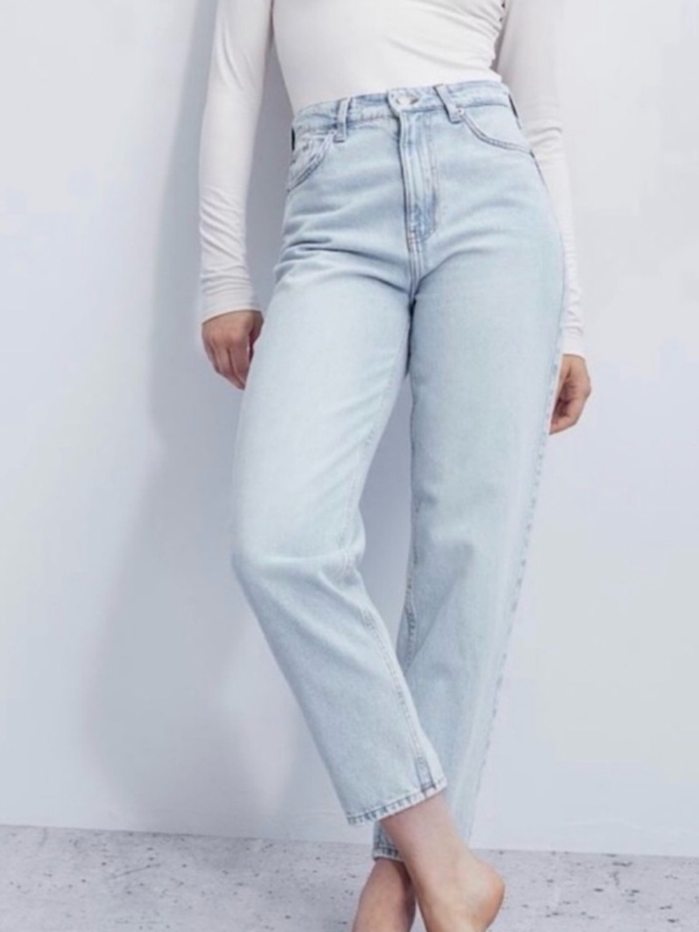 H&M Loose Fit Mom Jeans Light Wash High Waist 100% Cotton